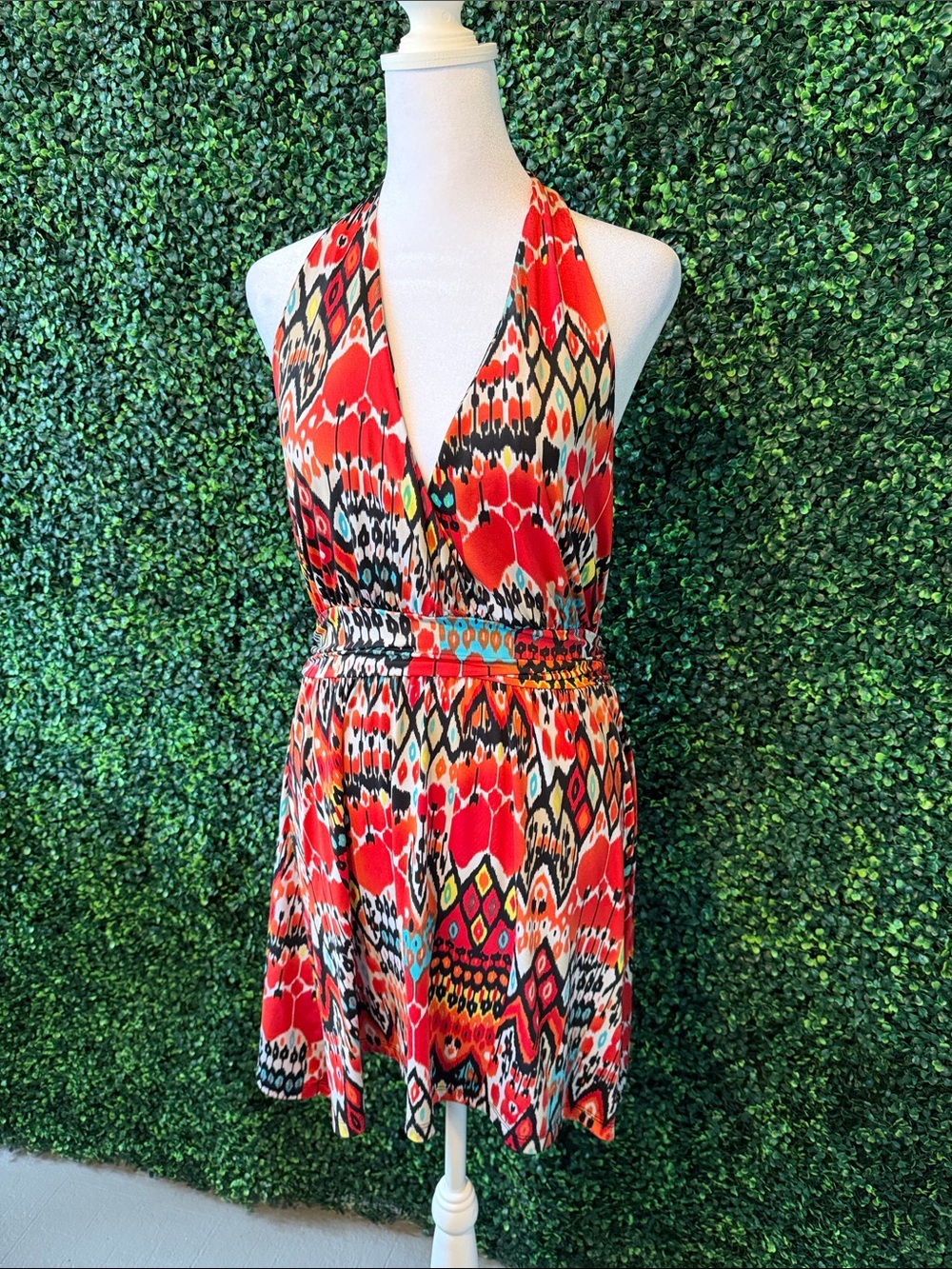 Tropical low cut dress, great for beach or cruise